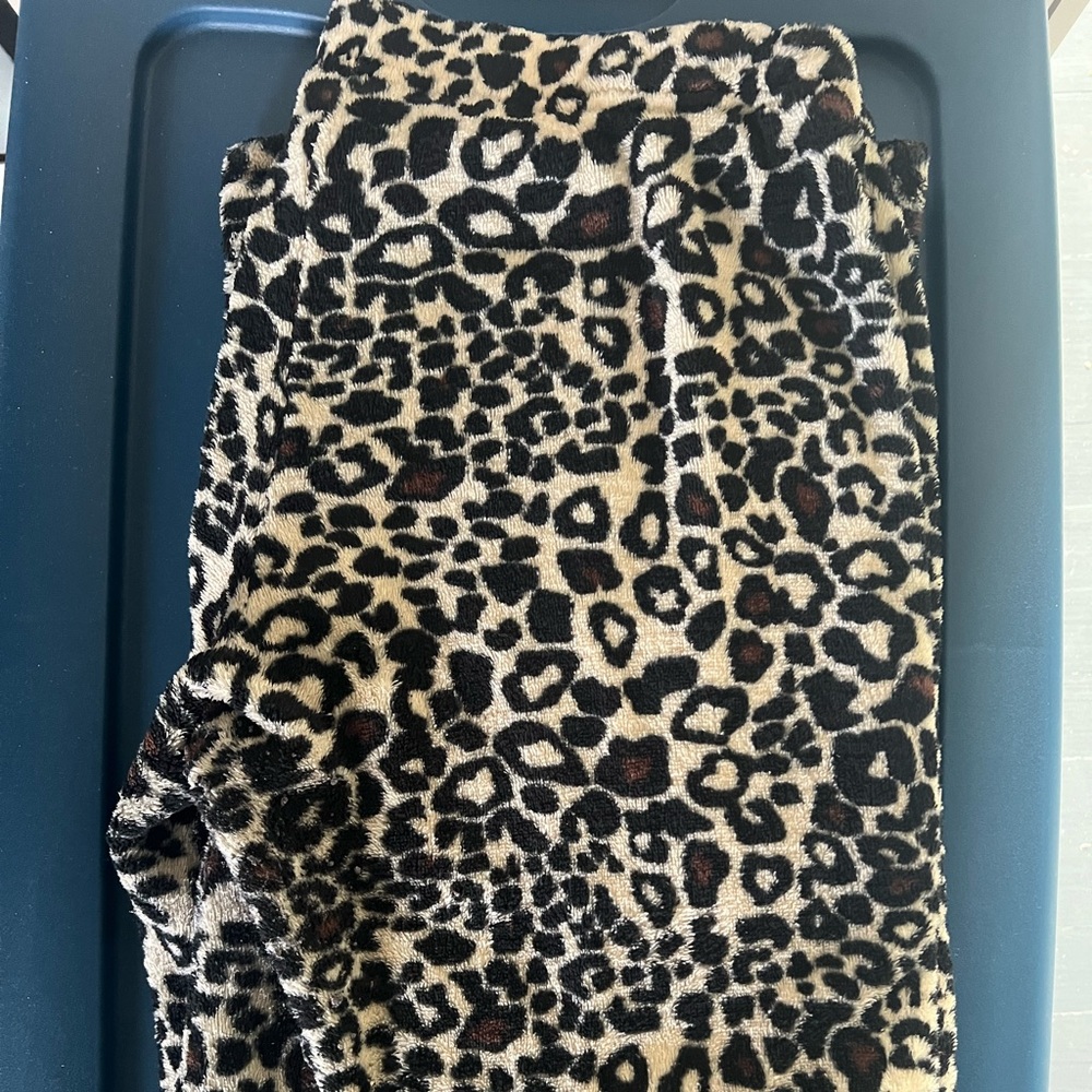 ANIMAL PRINT FUZZY PAJAMA PANTS SIZE LARGE